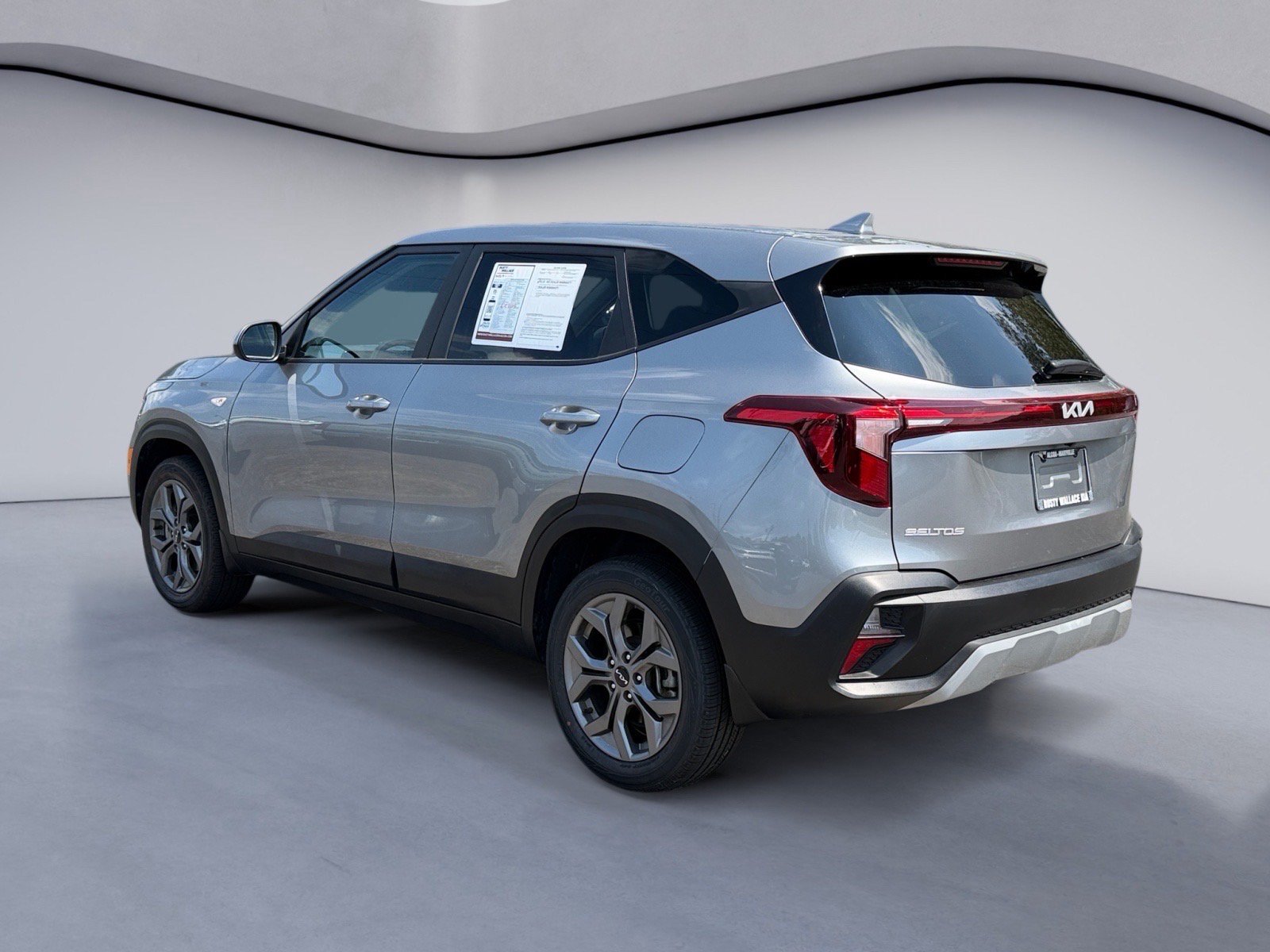 Used 2024 Kia Seltos LX AWD/4WD image 3