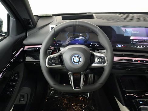 New 2026 BMW i5 eDrive40 w/ M Sport Package image 3