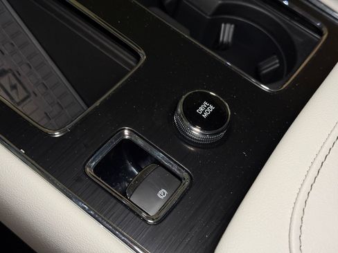 New 2026 Lincoln Aviator AWD image 33
