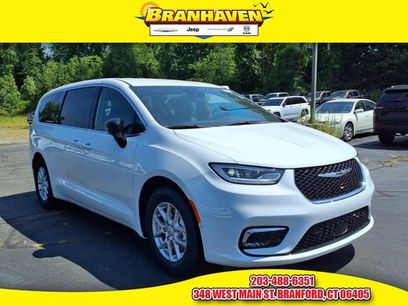 New 2026 Chrysler Pacifica Select