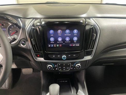 Used 2023 Chevrolet Traverse LT image 16
