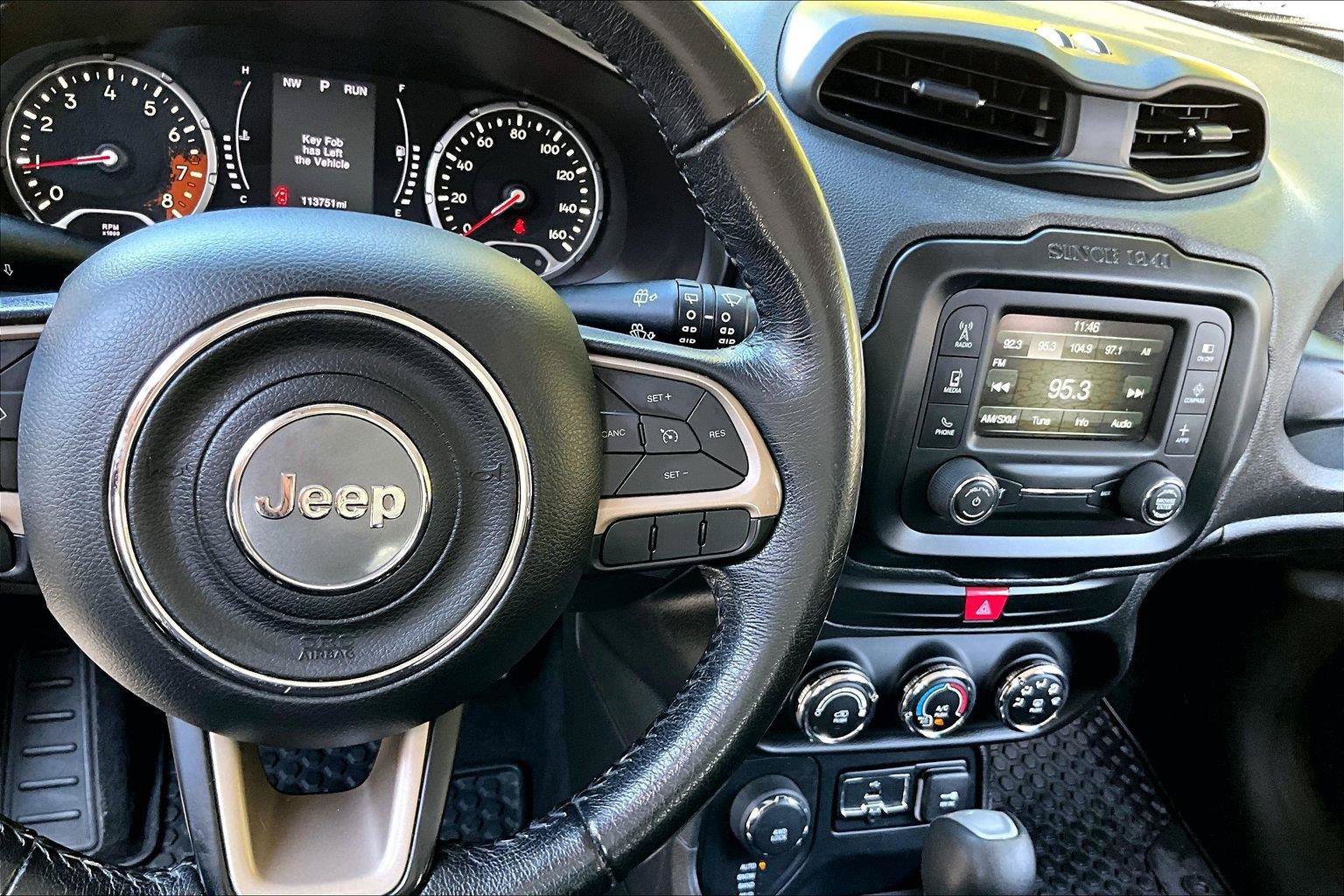 Used 2017 Jeep Renegade Latitude AWD/4WD image 19