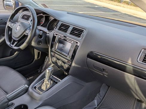 Used 2017 Volkswagen Jetta SEL image 35