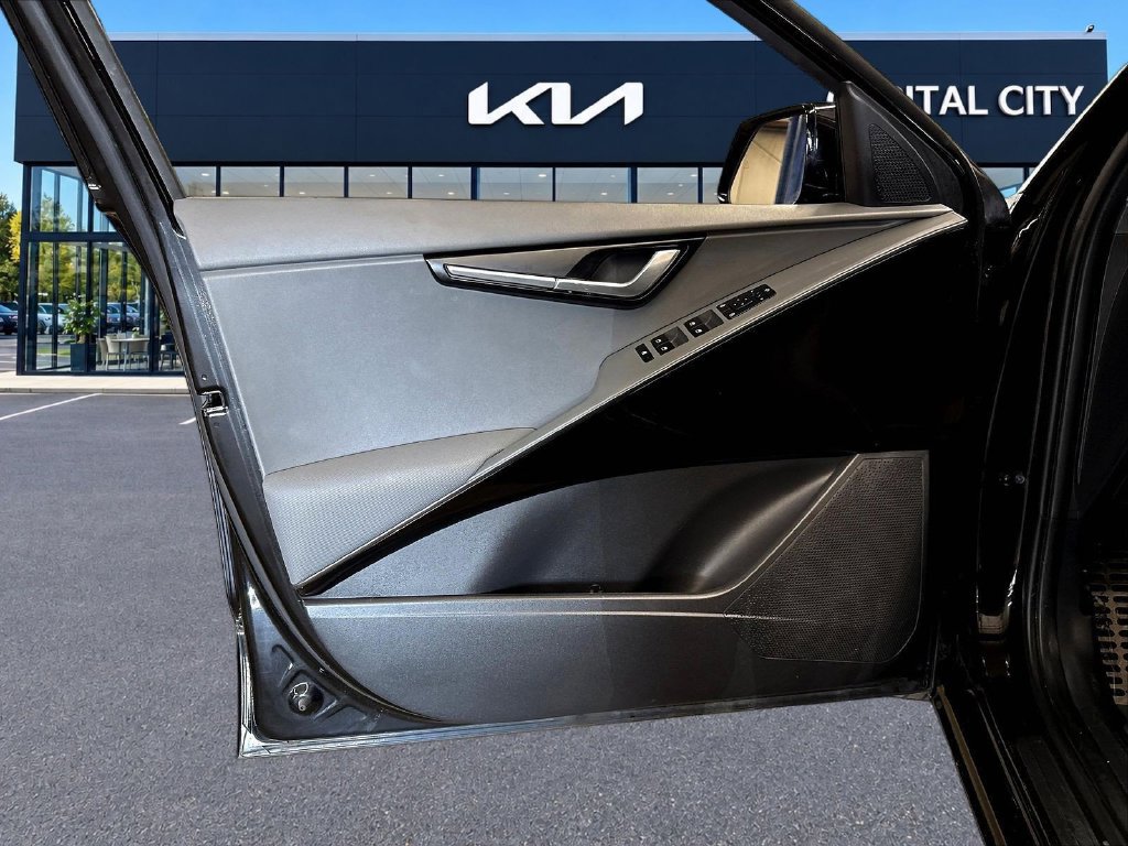 Certified 2023 Kia Niro EX Touring FWD image 25