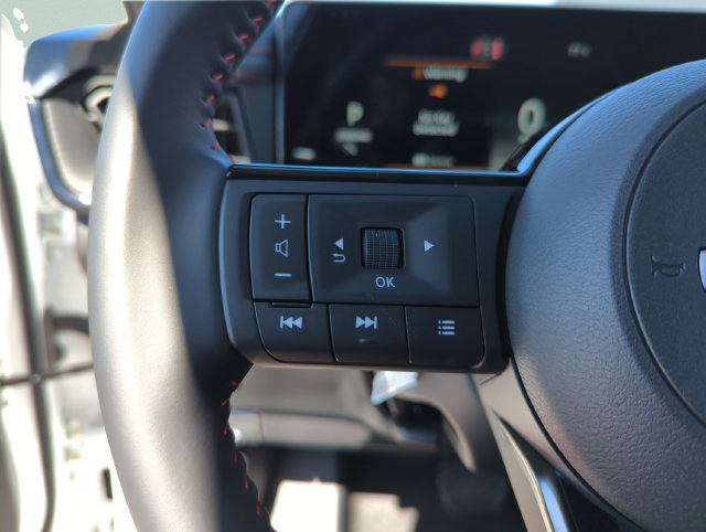 Used 2026 Nissan Kicks SR FWD image 35