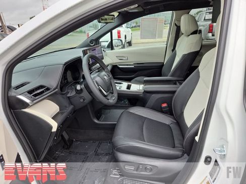 Certified 2026 Toyota Sienna Limited AWD/4WD image 19