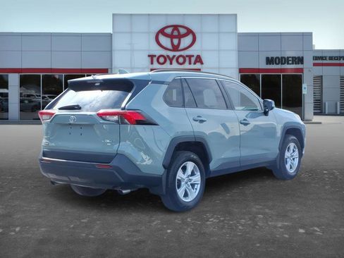 Used 2021 Toyota RAV4 XLE image 6