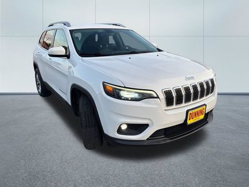 Used 2019 Jeep Cherokee Latitude Plus AWD/4WD image 5