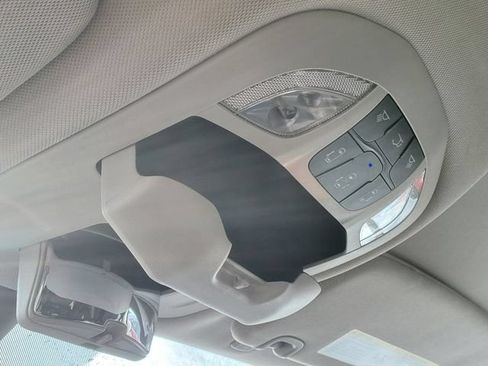 Used 2024 Chrysler Pacifica Touring-L FWD image 19