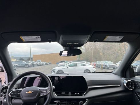 Used 2025 Chevrolet Equinox LT image 33