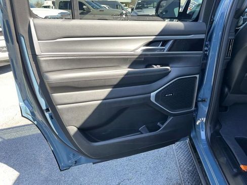 New 2026 Jeep Grand Wagoneer 4WD image 18