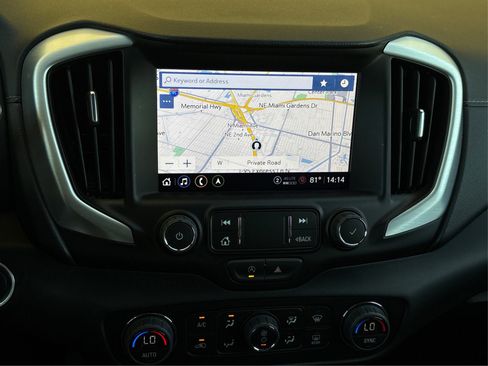 Used 2022 GMC Terrain SLT w/ Infotainment Package II AWD/4WD image 24