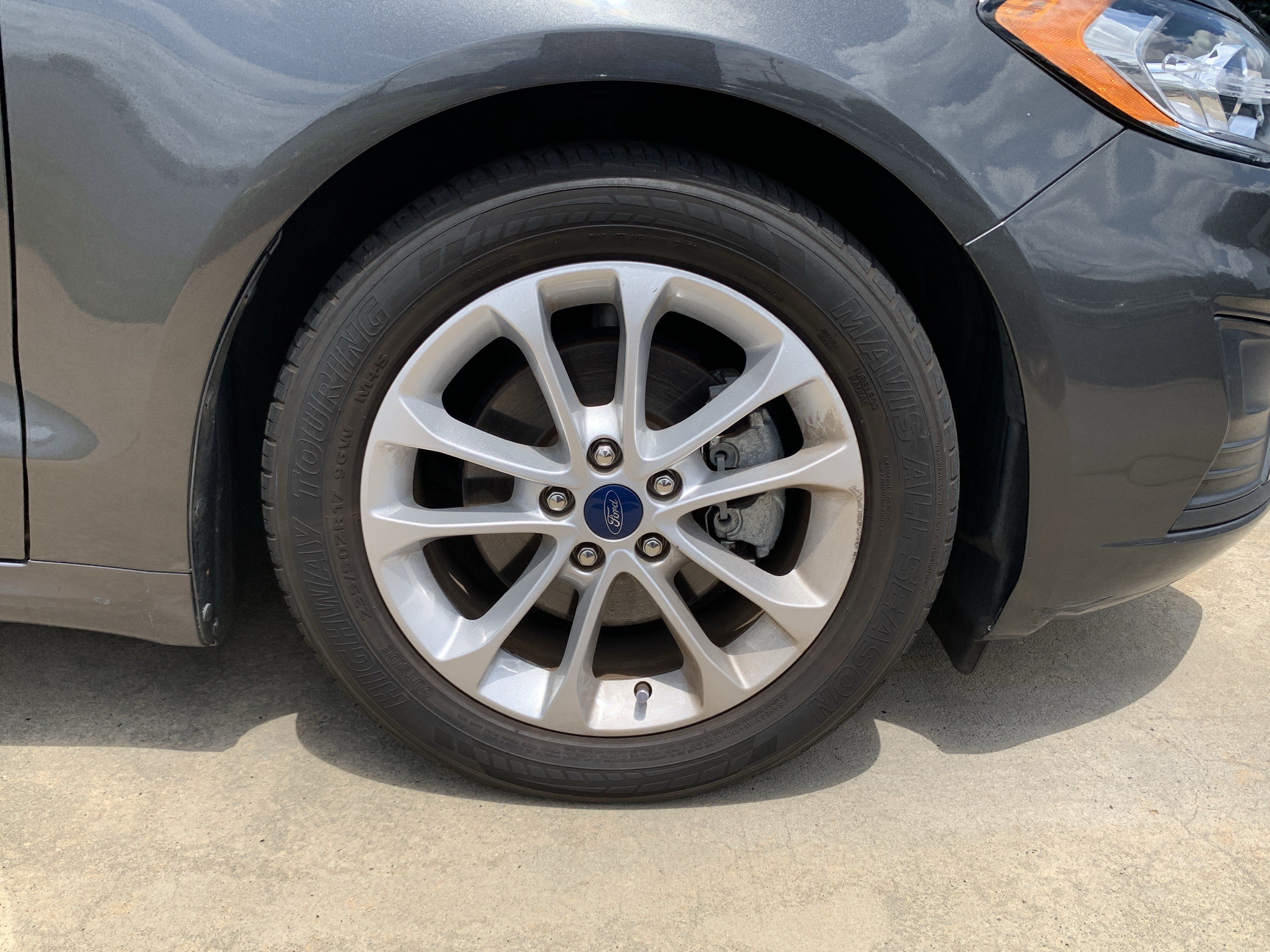 Used 2019 Ford Fusion SE FWD image 13