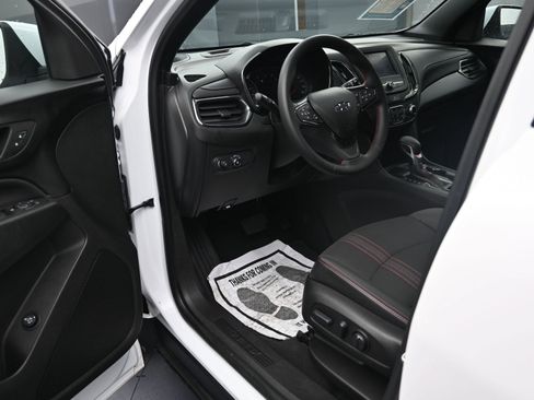 Used 2023 Chevrolet Equinox RS FWD image 9