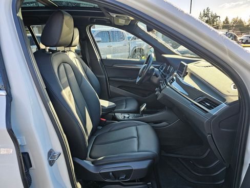 Used 2020 BMW X1 xDrive28i image 11