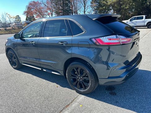 Used 2024 Ford Edge SE w/ Black Appearance Package image 3