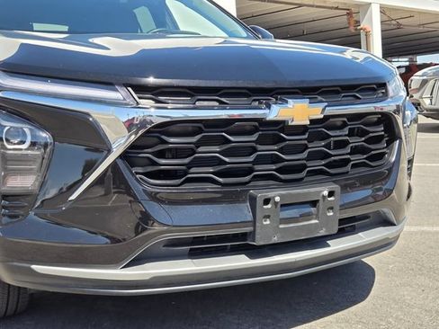 Used 2024 Chevrolet Trax LT w/ Driver Confidence Package FWD image 8