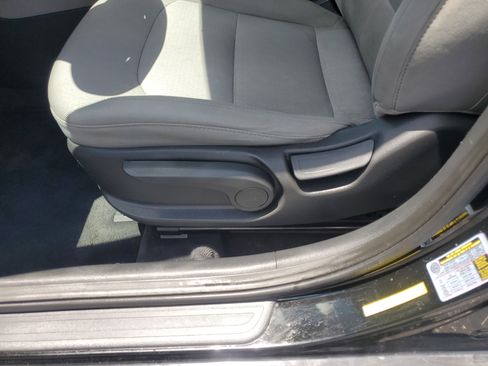 Used 2017 Hyundai Elantra SE image 11