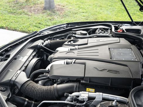 Used 2016 Mercedes-Benz SL 550 image 18