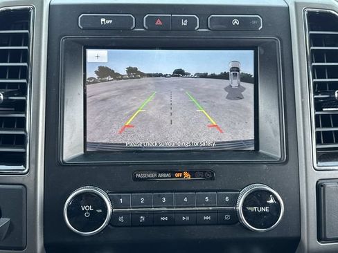 Used 2020 Ford Expedition XLT w/ Equipment Group 202A RWD image 17