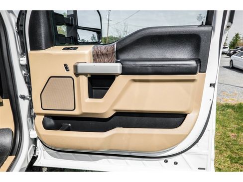 Used 2018 Ford F250 Lariat w/ Lariat Value Package image 34