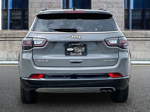 Used 2022 Jeep Compass Limited w/ Elite Group AWD/4WD image 4