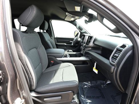 New 2026 RAM 1500 Express AWD/4WD image 19