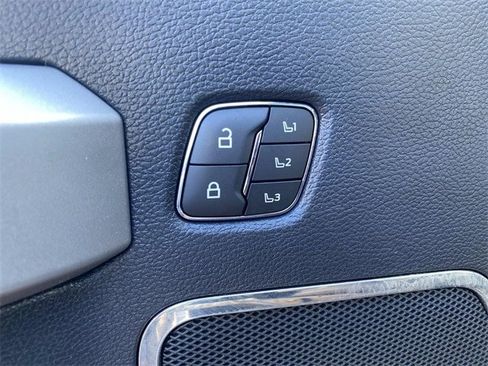 Used 2022 Ford F250 Lariat w/ Black Appearance Package image 53