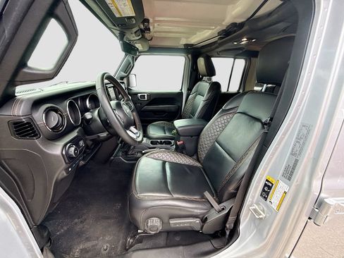 Used 2023 Jeep Wrangler Unlimited Sahara AWD/4WD image 23