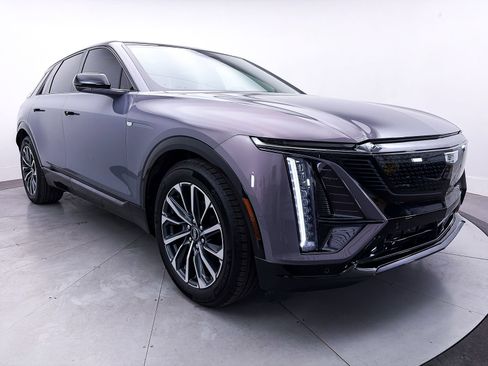 Used 2024 Cadillac Lyriq Sport RWD image 12