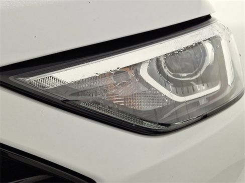 Used 2022 Ford Edge SE w/ Black Appearance Package image 12