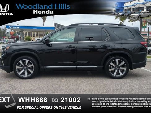 Used 2025 Honda Pilot Touring image 8
