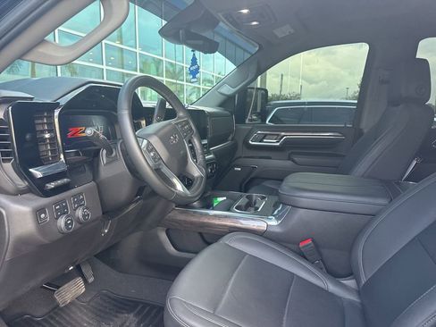 Used 2024 Chevrolet Silverado 2500 LTZ w/ LTZ Plus Package image 3