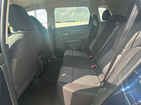 Used 2025 Nissan Rogue SV FWD image 31