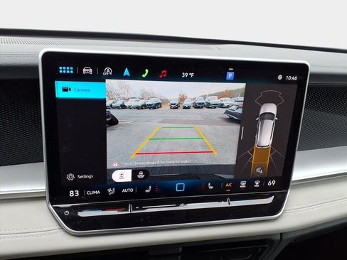 Used 2025 Volkswagen Tiguan SE image 20