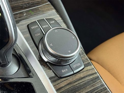 Used 2023 BMW 530i xDrive w/ Premium Package image 30