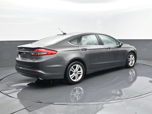 Used 2018 Ford Fusion SE FWD image 19