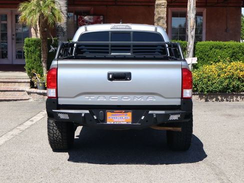 Used 2016 Toyota Tacoma SR5 image 7