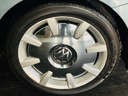 Used 2019 Volkswagen Beetle S image 25