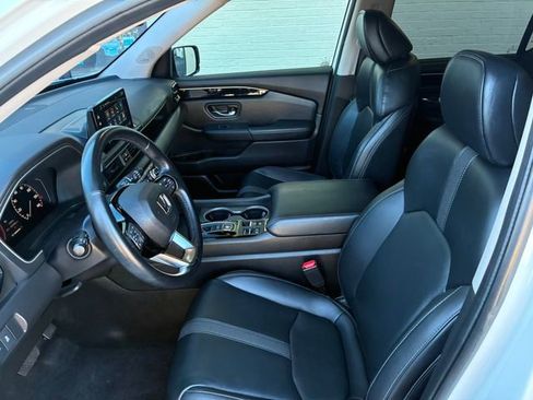 Used 2023 Honda Pilot Touring image 17