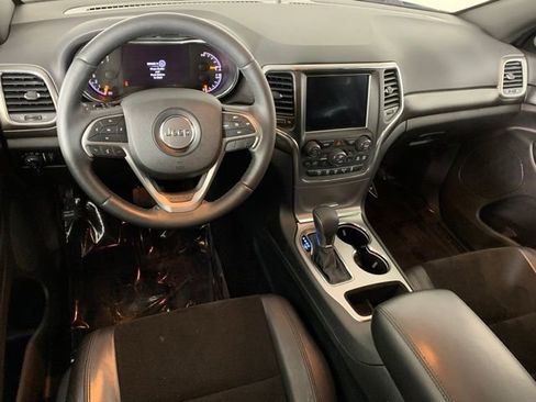 Used 2018 Jeep Grand Cherokee Altitude AWD/4WD image 21