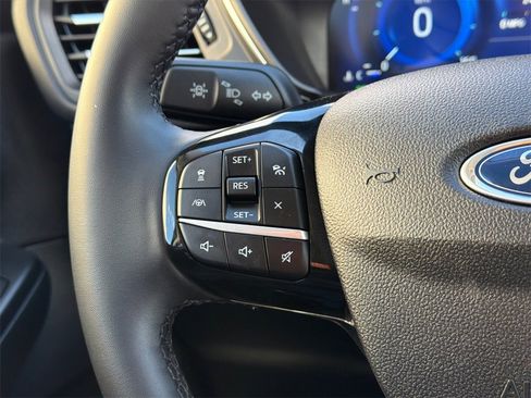 Used 2022 Ford Escape Titanium image 22