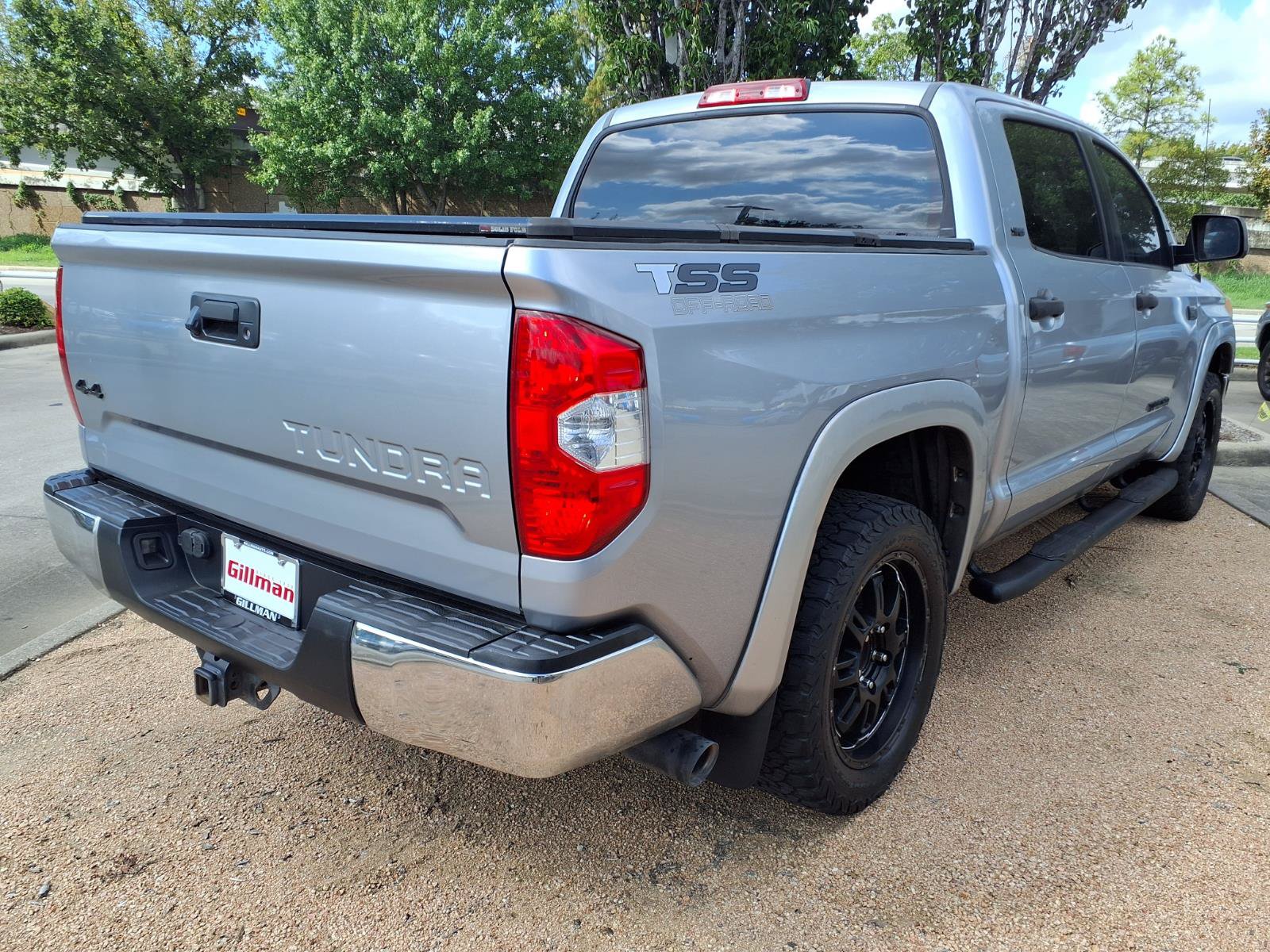 Used 2017 Toyota Tundra SR5 w/ SR5 Upgrade Package AWD/4WD image 15