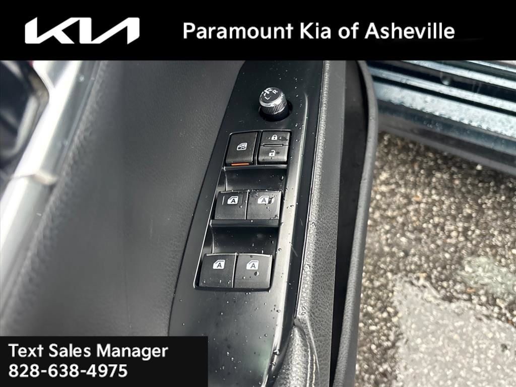 Used 2020 Toyota Camry XSE FWD image 24
