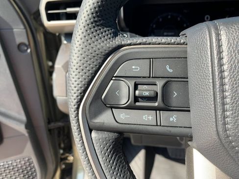 Used 2025 Toyota Tacoma Limited image 29