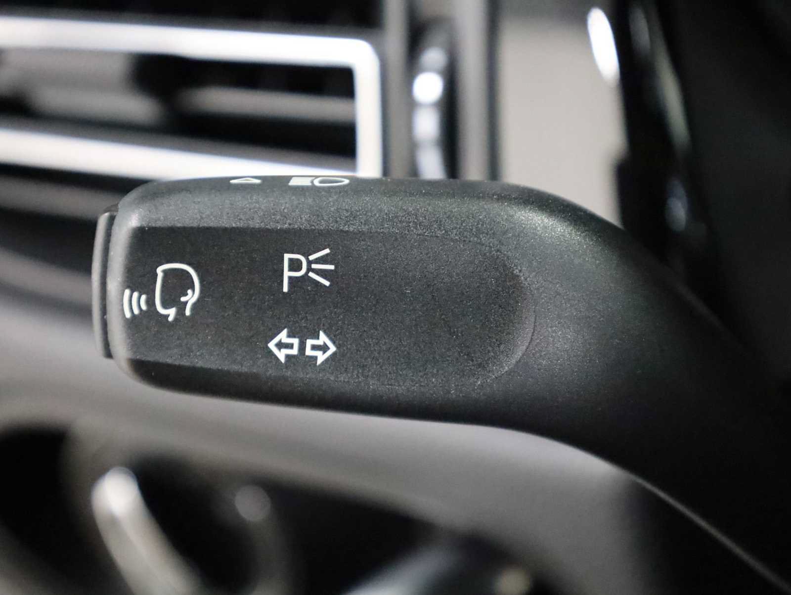 Used 2020 Porsche Macan AWD/4WD image 31