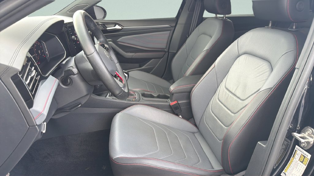 Used 2025 Volkswagen Jetta GLI Autobahn FWD image 26