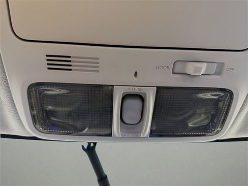 Used 2013 Subaru Forester 2.5X Premium image 23