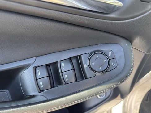 Used 2022 Buick Encore GX Select image 18