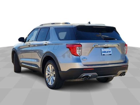 Used 2022 Ford Explorer King Ranch w/ Premium Technology Package image 6